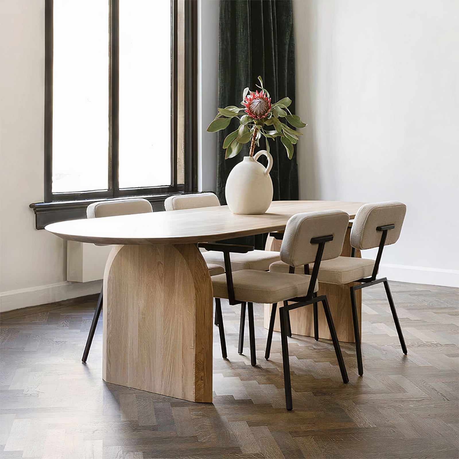 WASEN DINING TABLE